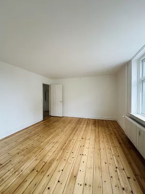 6693