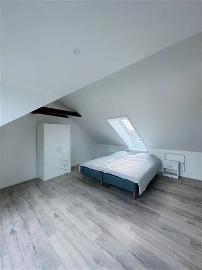 6734
