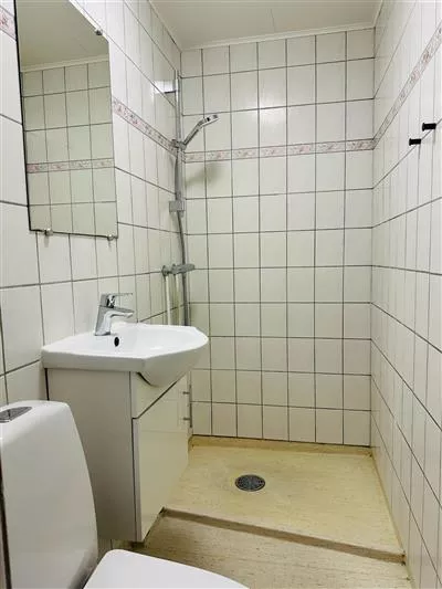 6821