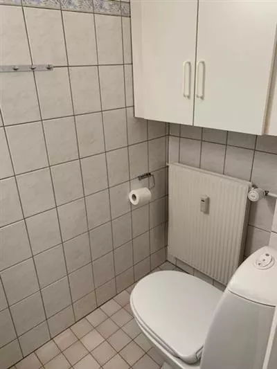 7006