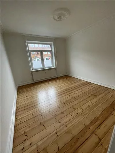 7008