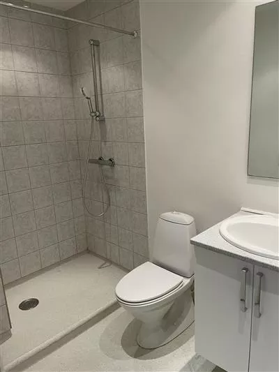 7009