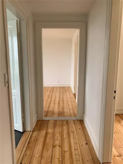 7010