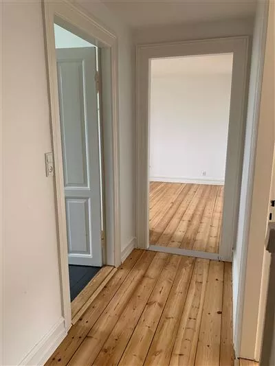 7010