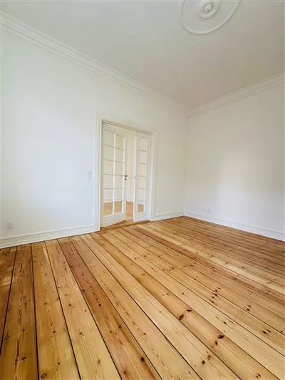 8592